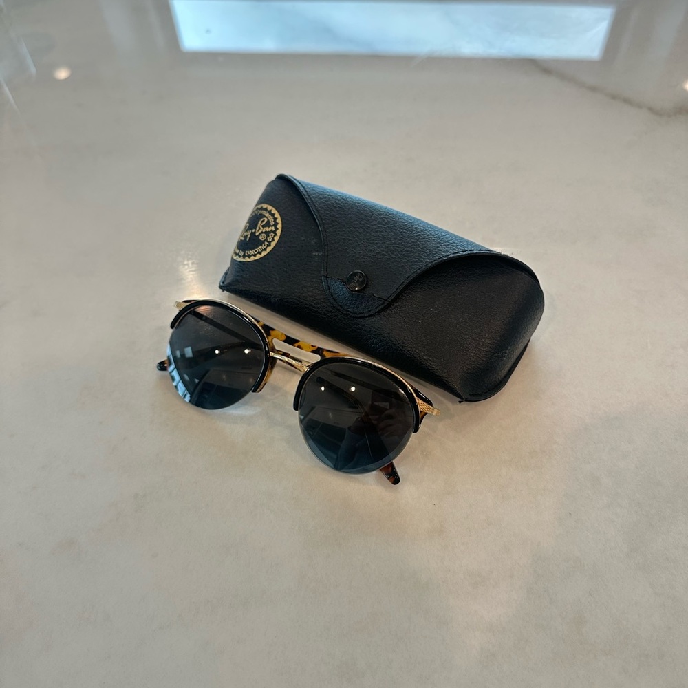 Ray-Ban Round Sunglasses with Case